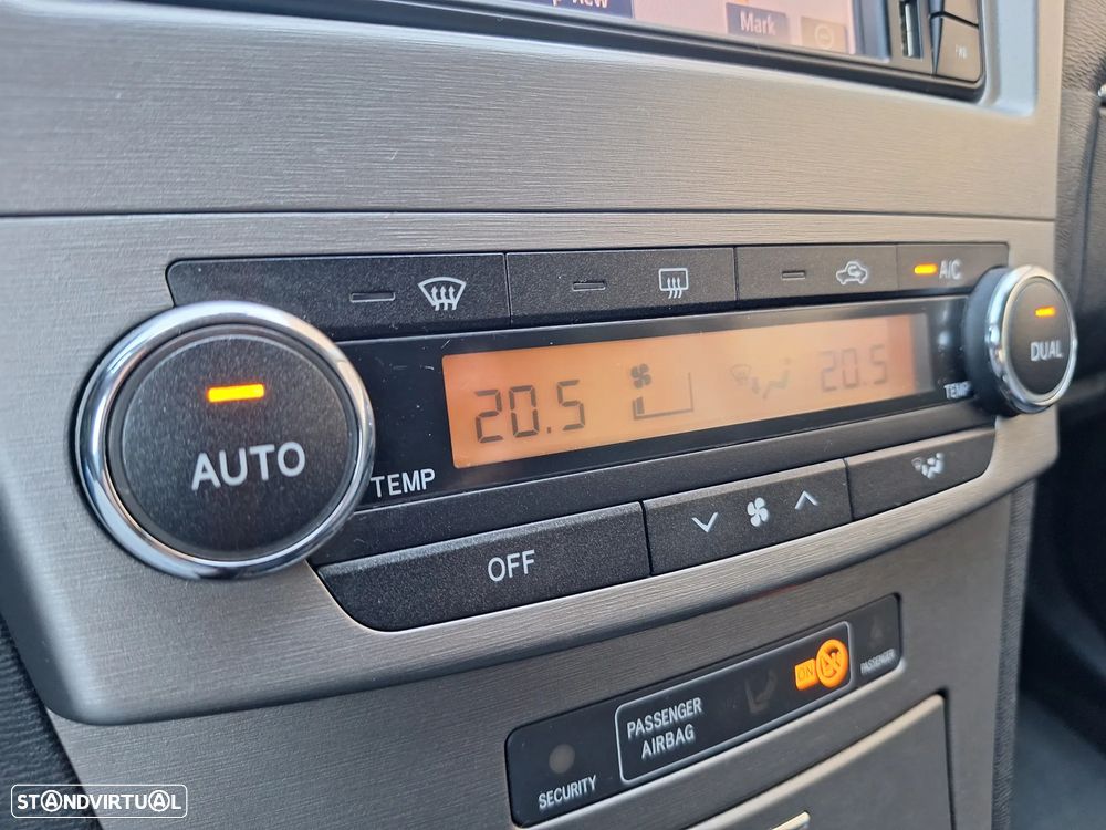 Toyota Avensis SD 2.0 D-4D Exclusive +Pele+GPS - 27