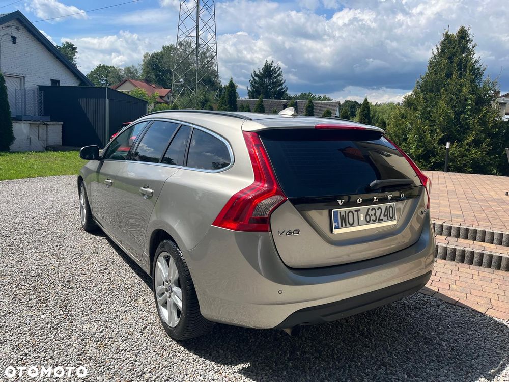Volvo V60 D4 Geartronic Momentum - 4