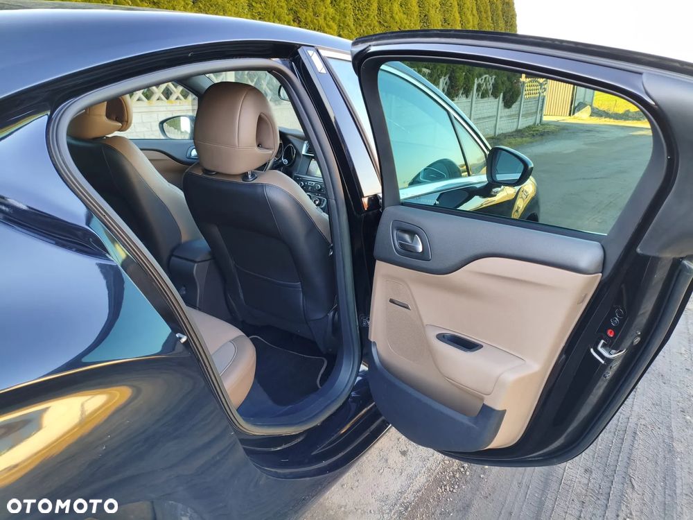 Citroën DS4 2.0 BlueHDi SoChic S&S - 25