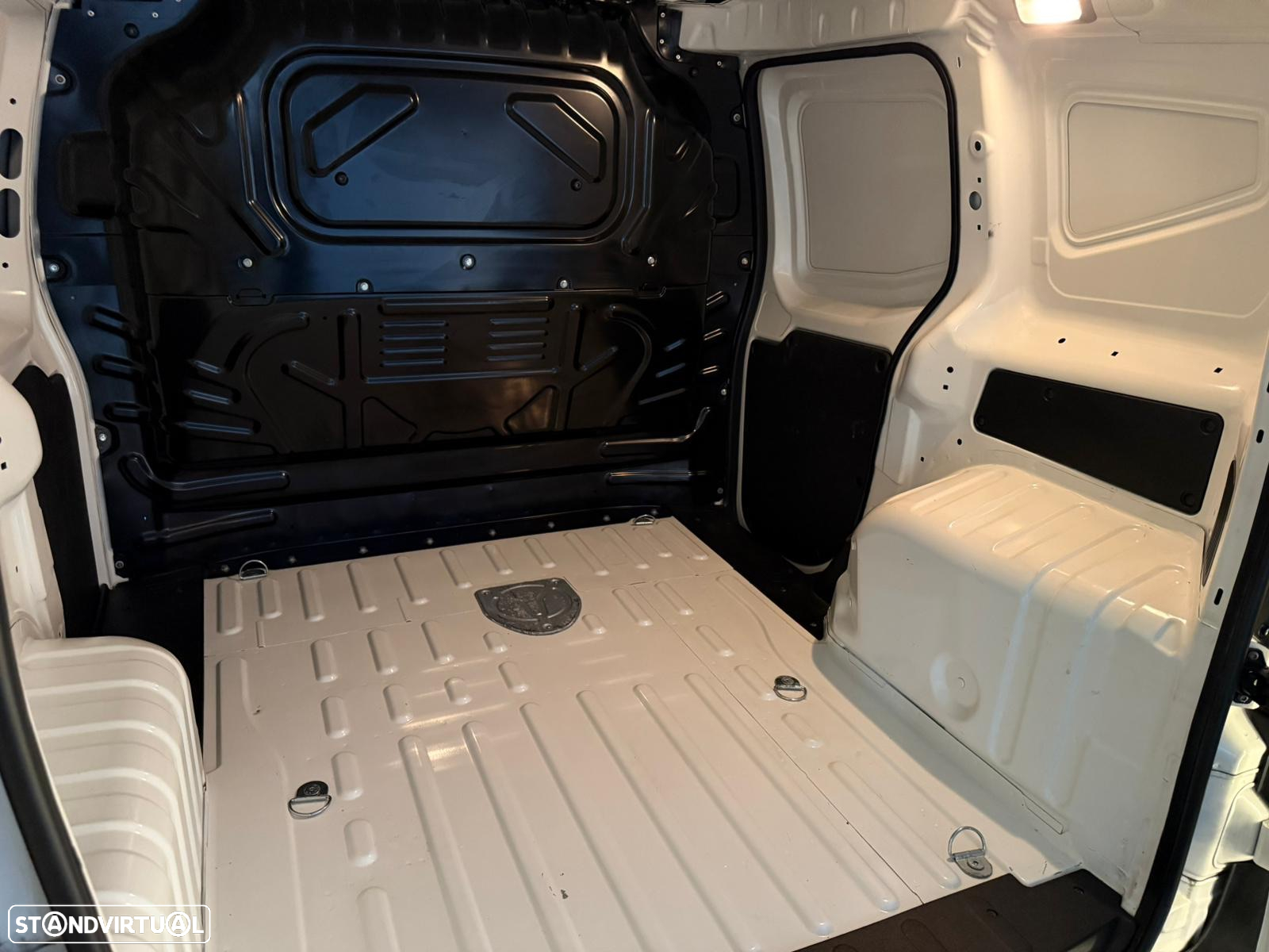 Fiat Fiorino 1.3 M-JET SX 95 CV - 8