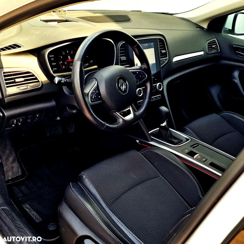 Renault Megane TCe EDC Intens - 10