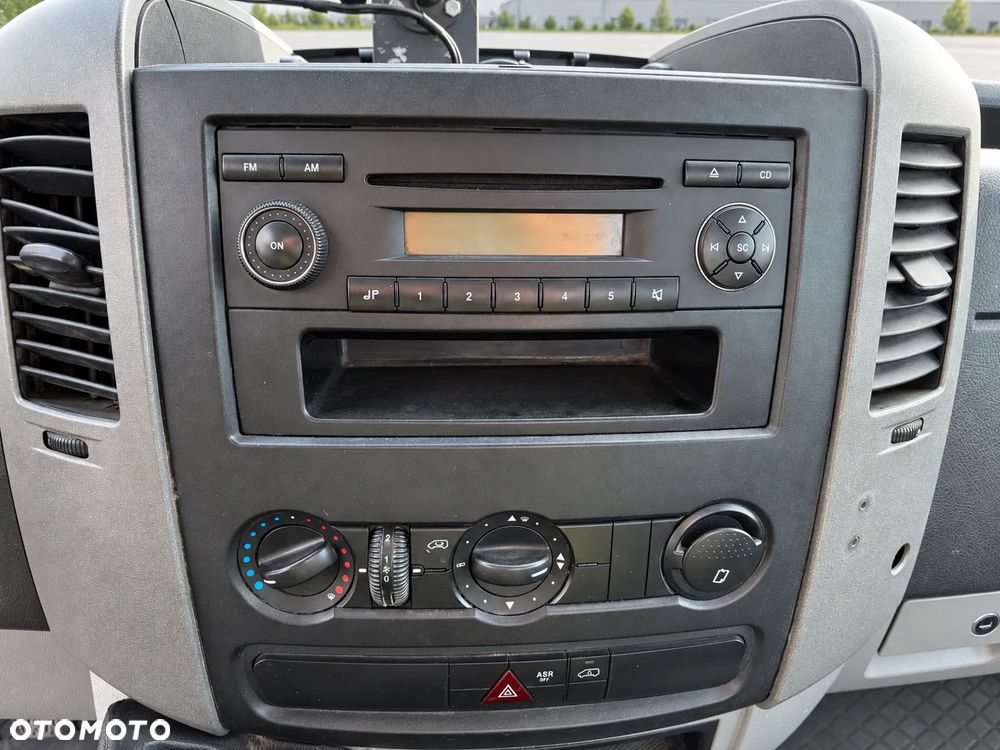 Mercedes-Benz Sprinter - 29