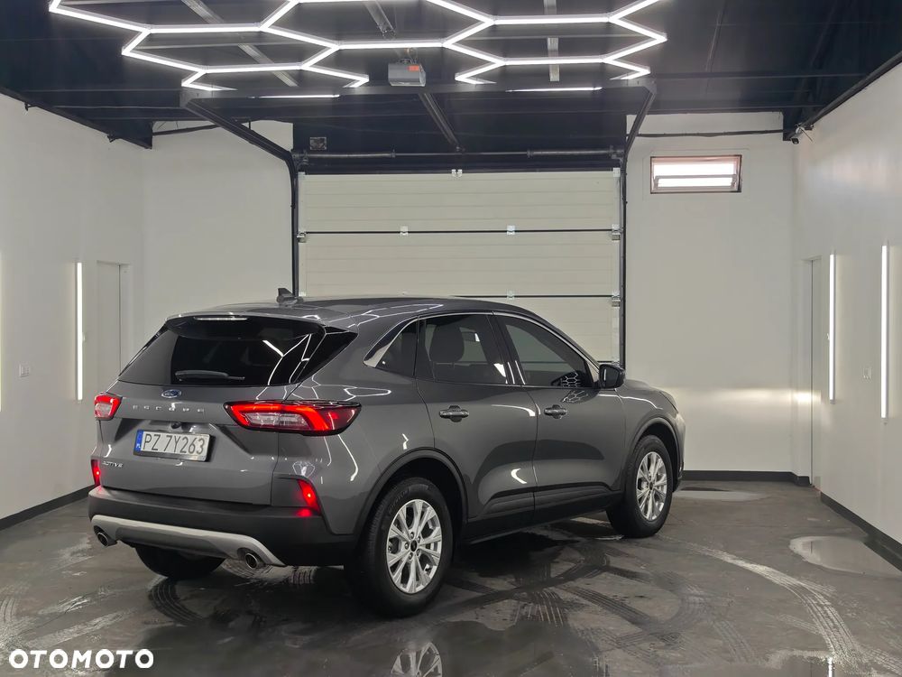 Ford Kuga - 2