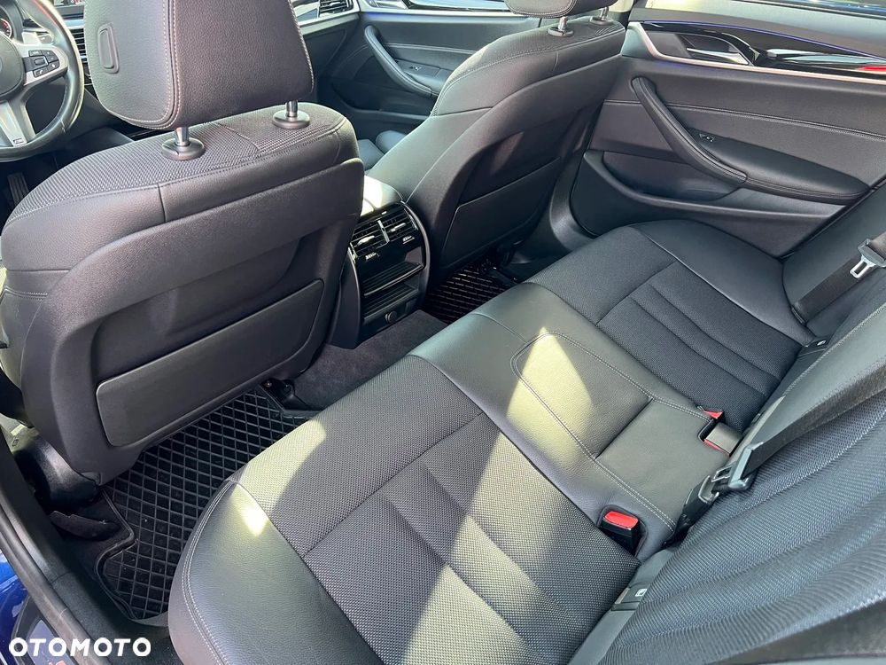 BMW Seria 5 520d Sport Line - 34