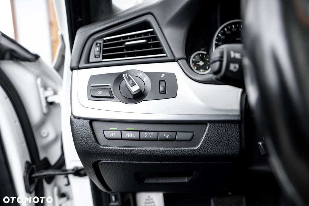 BMW Seria 5 M550d xDrive - 27