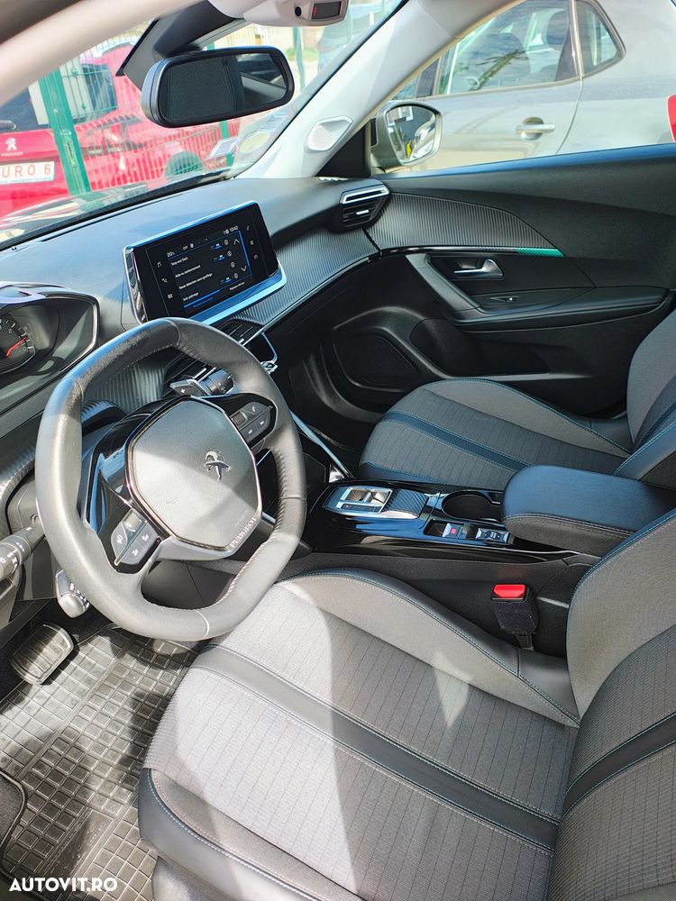 Peugeot 2008 1.5 BlueHDI 130 S&S EAT8 Allure - 17