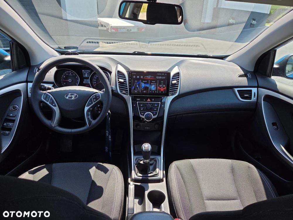 Hyundai i30 1.6 Comfort - 14