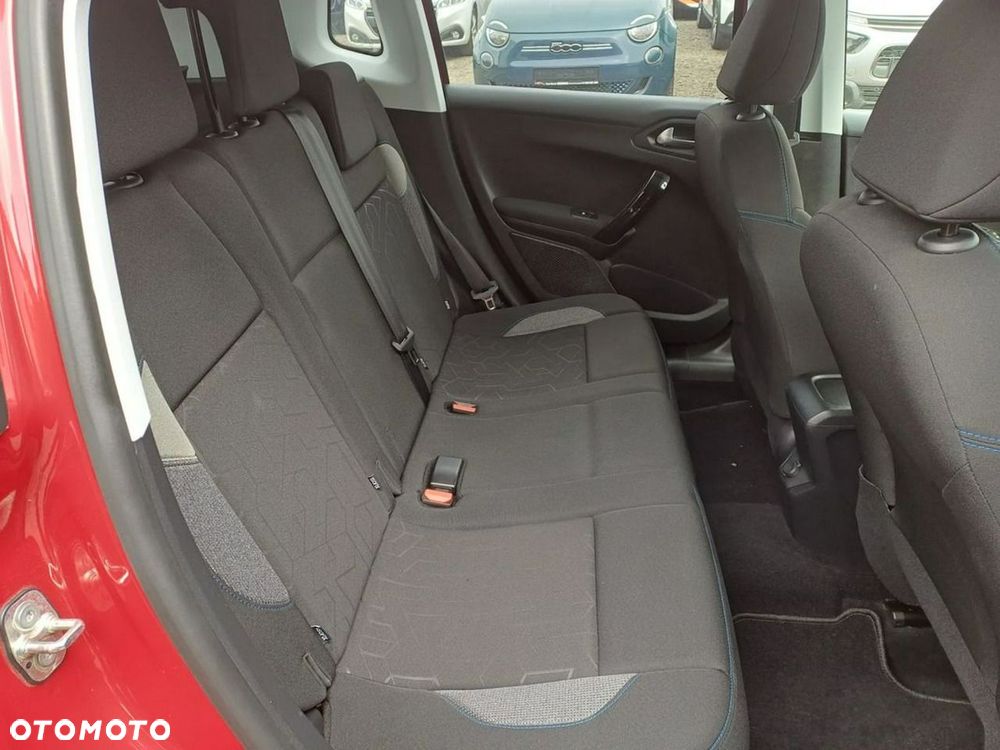 Peugeot 2008 1.2 Pure Tech GPF Signature S&S EAT6 - 13