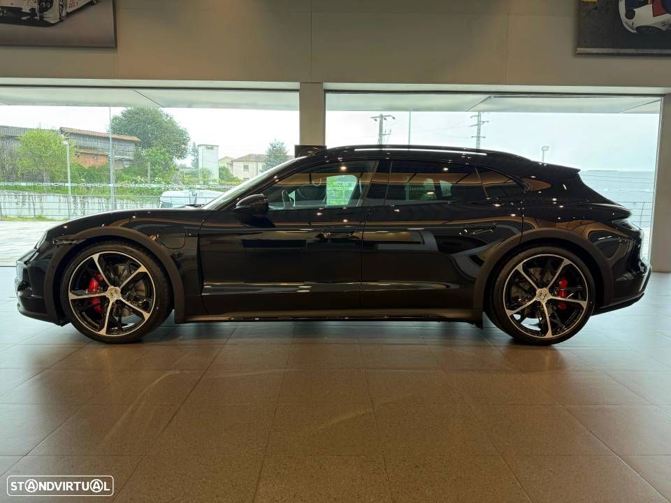 Porsche Taycan Cross Turismo 4S - 2