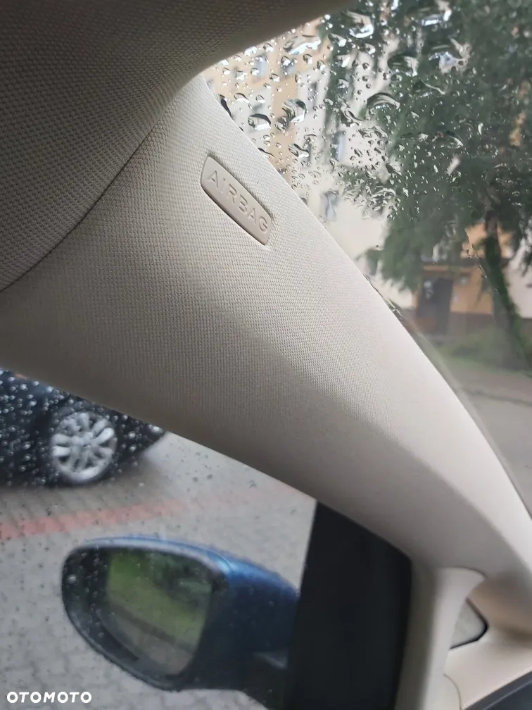 Volkswagen Touran - 16
