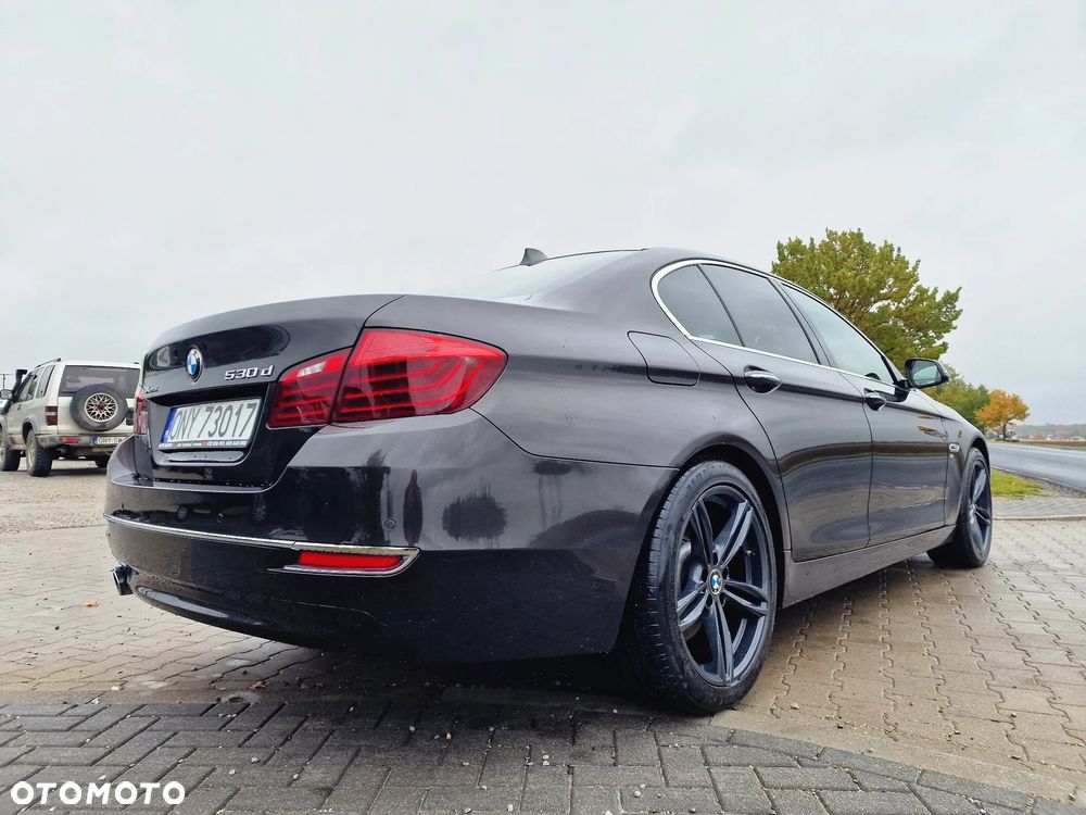 BMW Seria 5 530d xDrive Sport-Aut Luxury Line - 9