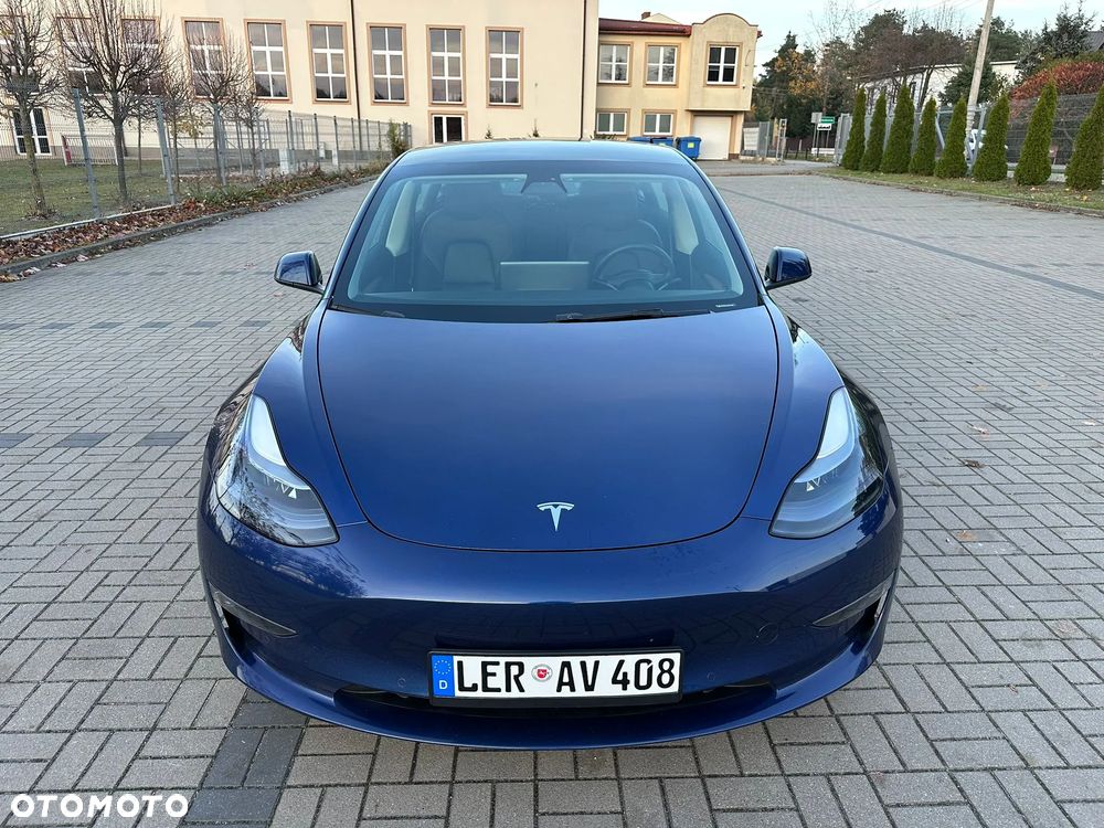 Tesla Model 3 - 4