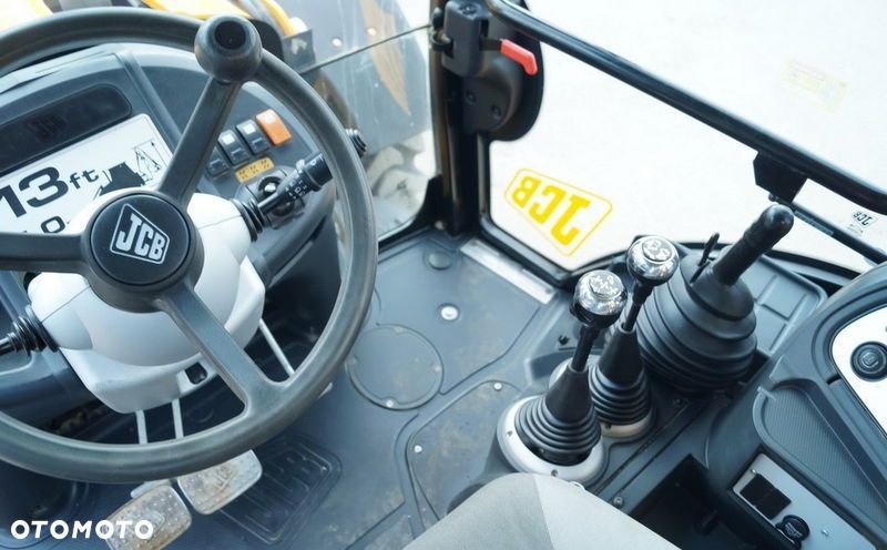 JCB 4CX - 12