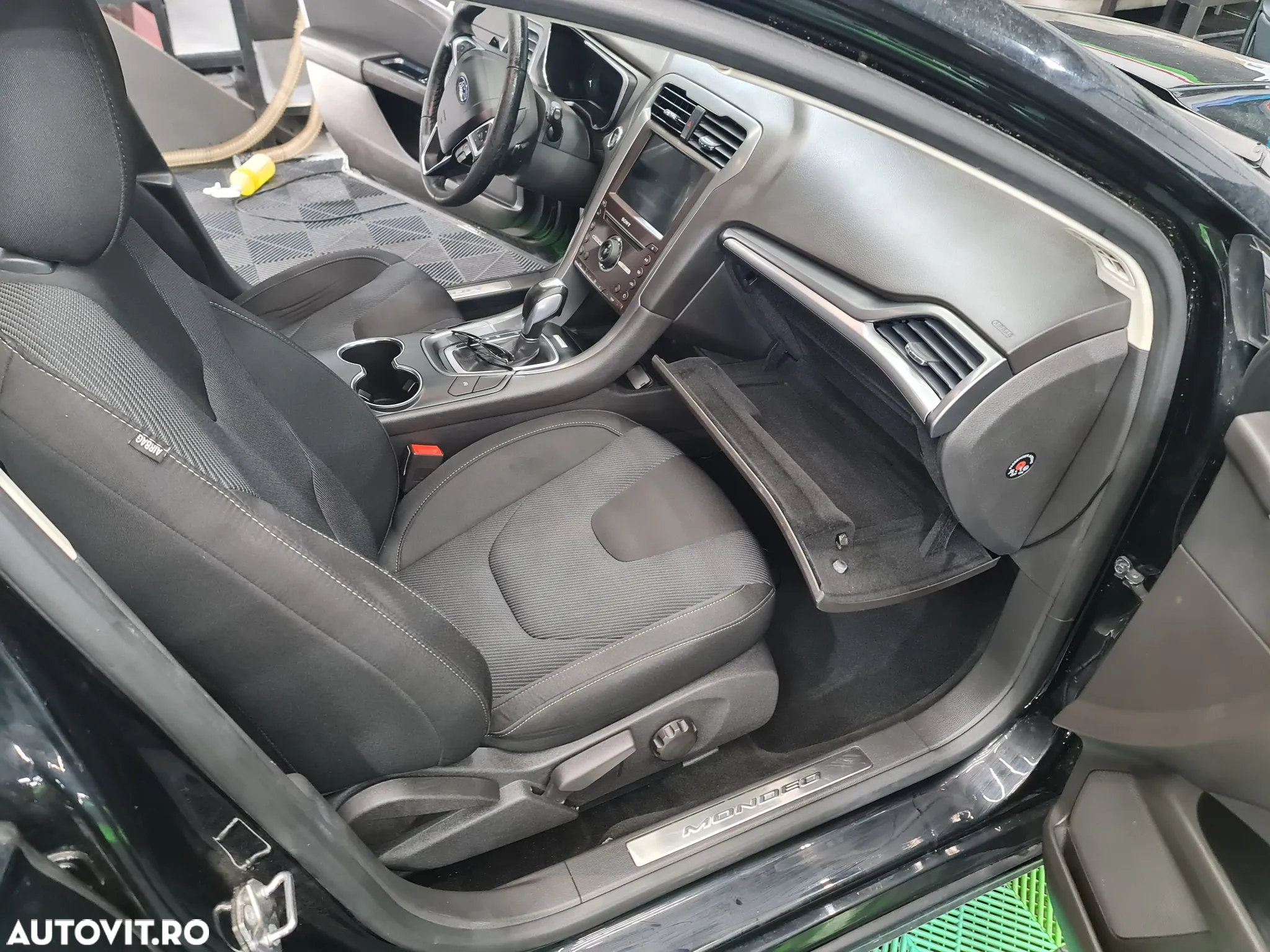 Ford Mondeo 2.0 TDCi Powershift AWD Business - 14