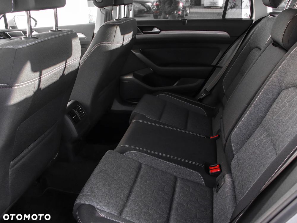 Volkswagen Passat 2.0 TDI Business DSG - 11