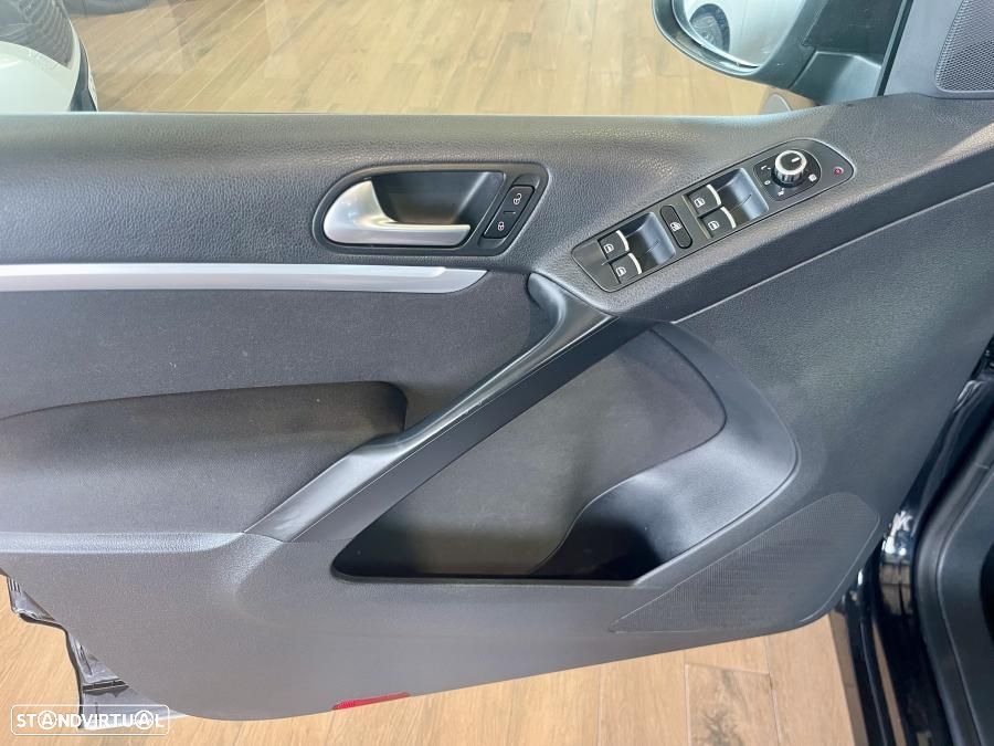 VW Tiguan 2.0 TDi Sport BlueMotion - 22