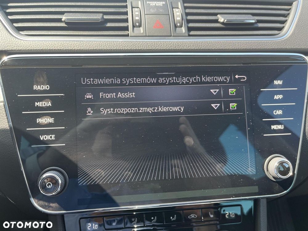 Skoda Superb 1.5 TSI Ambition DSG - 32