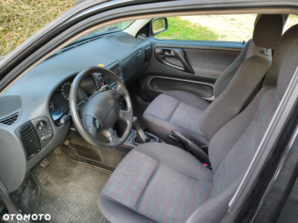 Volkswagen Polo 1.4 Basis - 2