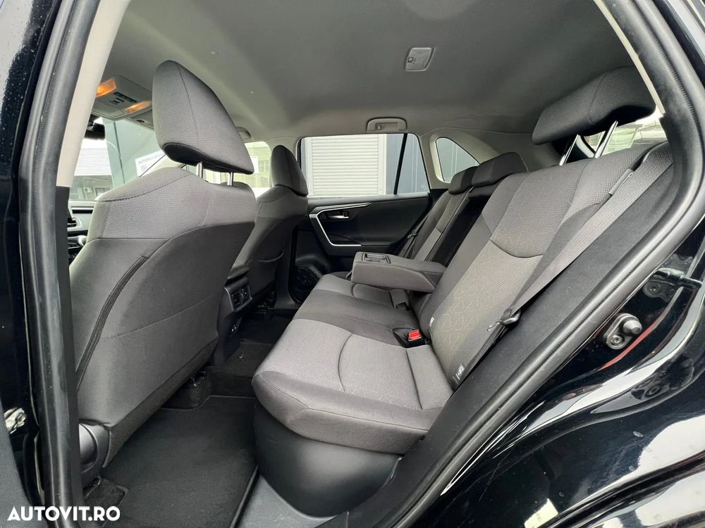 Toyota RAV4 2.5 4x4 Hybrid Team Deutschland - 13