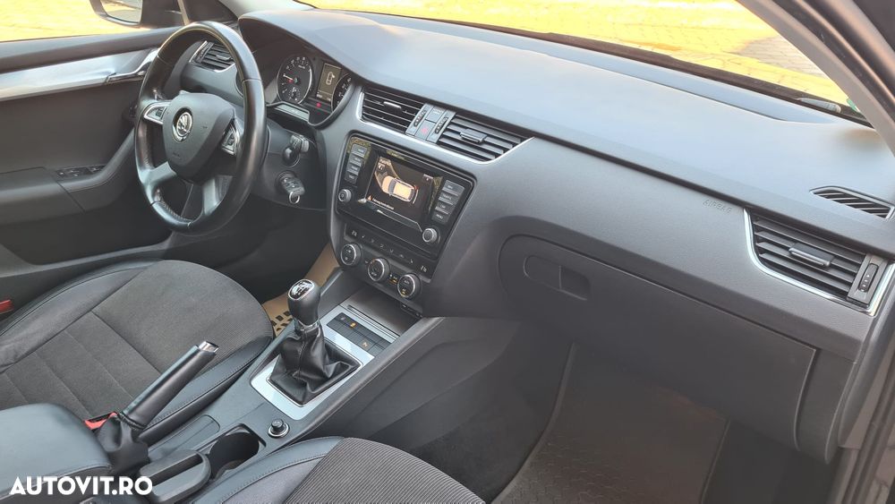 Skoda Octavia 2.0 TDI ELEGANCE - 2