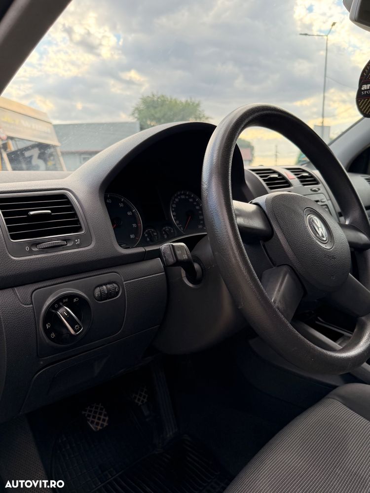 Volkswagen Golf 1.6 - 8