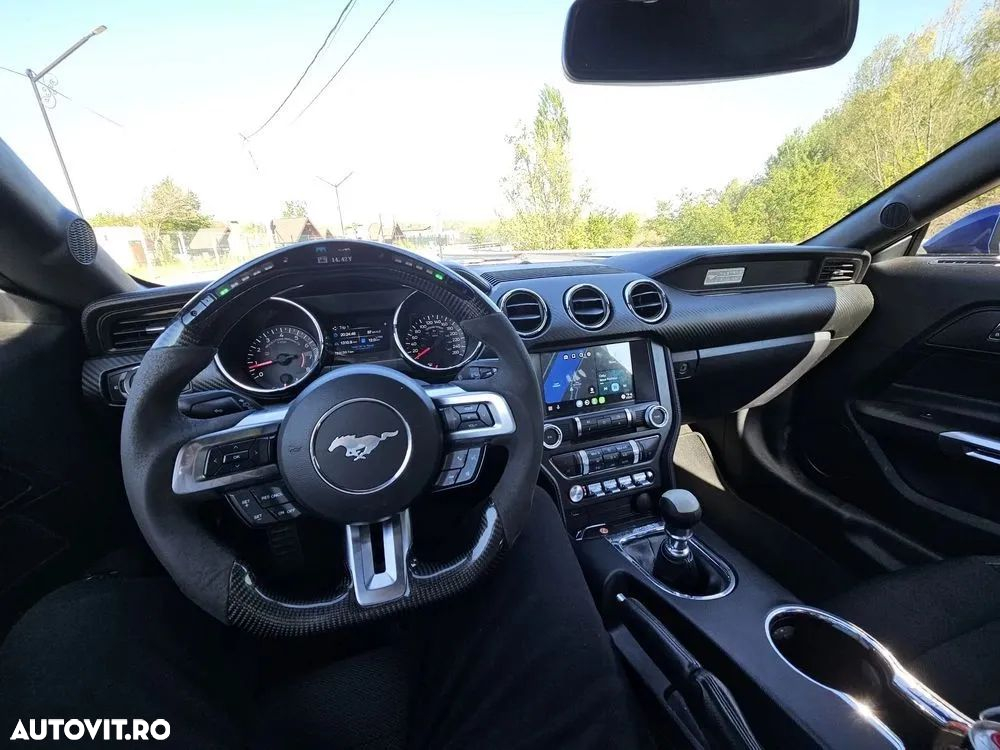 Ford Mustang - 8