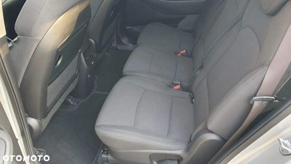 Kia Carens - 20