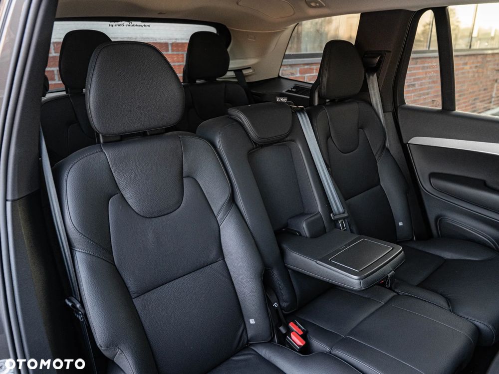 Volvo XC 90 - 25