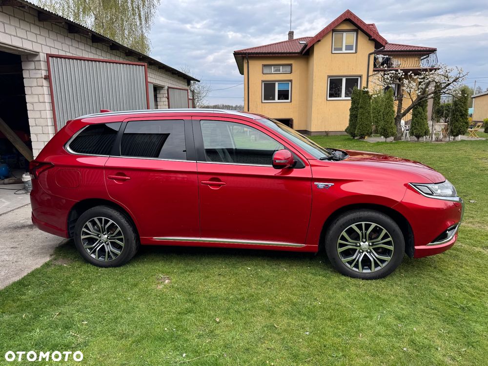 Mitsubishi Outlander - 4