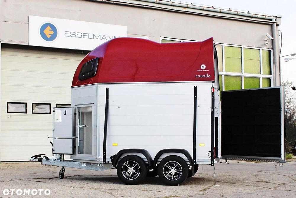 Esselmann przyczepa do przewozu zwierząt z siodlarnią - 1