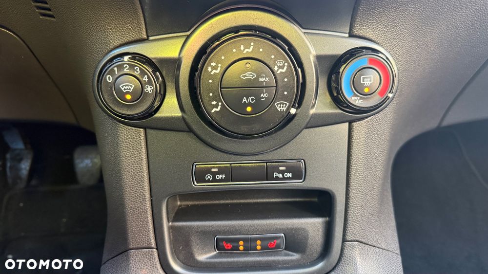 Ford Fiesta 1.0 EcoBoost STart-Stop Titanium - 14