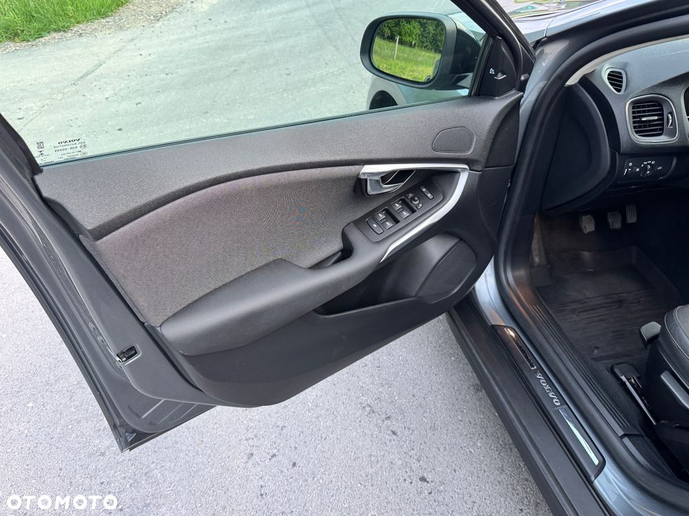 Volvo V40 D3 Momentum - 7