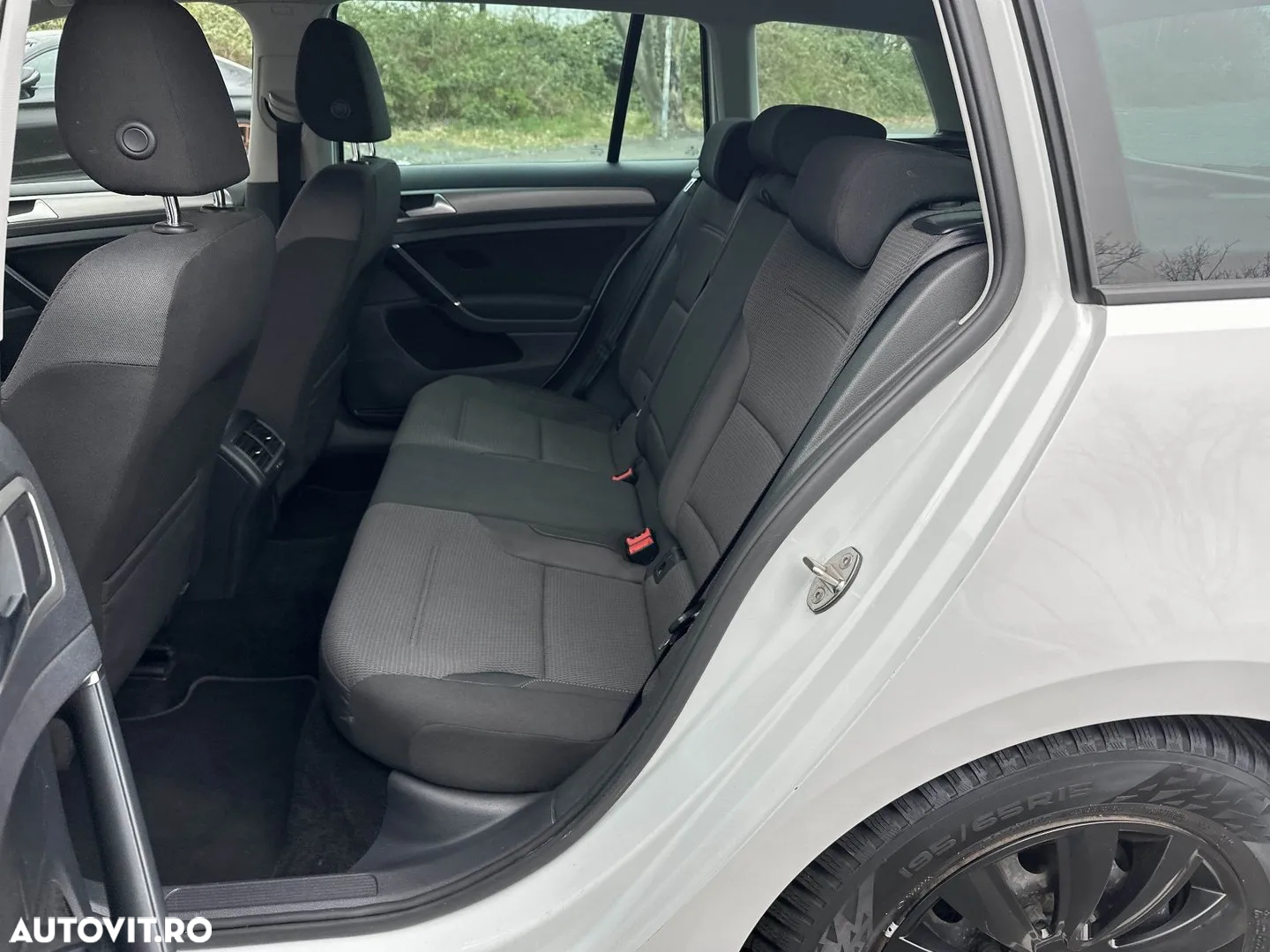 Volkswagen Golf 2.0 TDI BlueMotion Technology Edition - 7