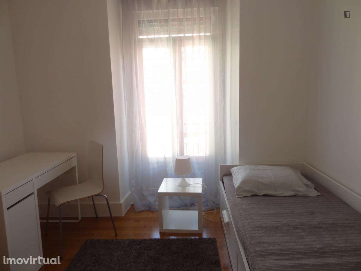 Quarto - localizado em Penha de França Lisbon - Grande imagem: 5/7