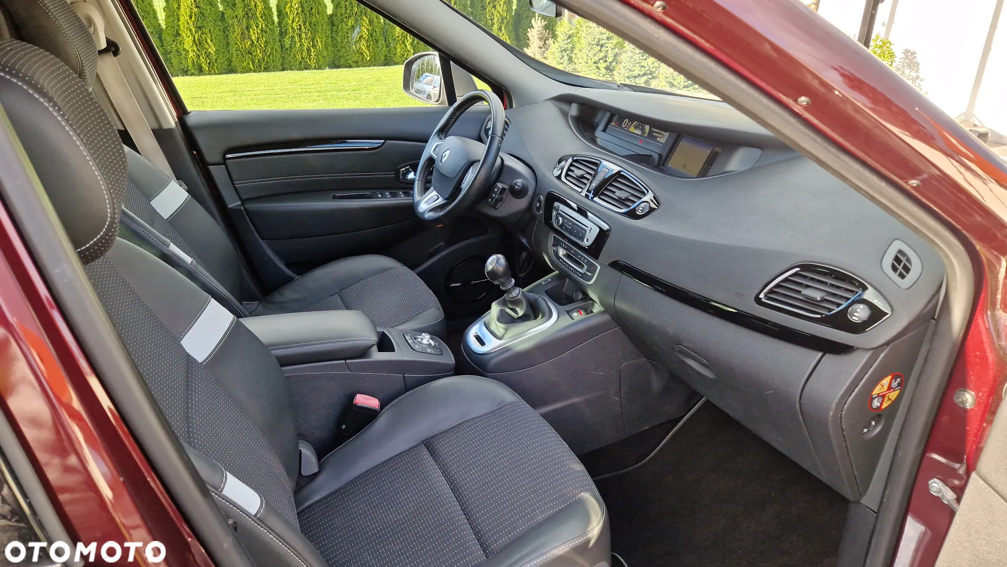 Renault Scenic ENERGY TCe 115 Bose Edition - 9