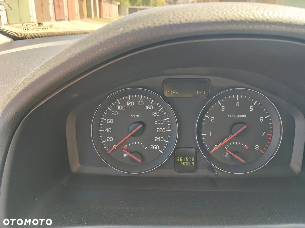 Volvo S40 1.6 - 8