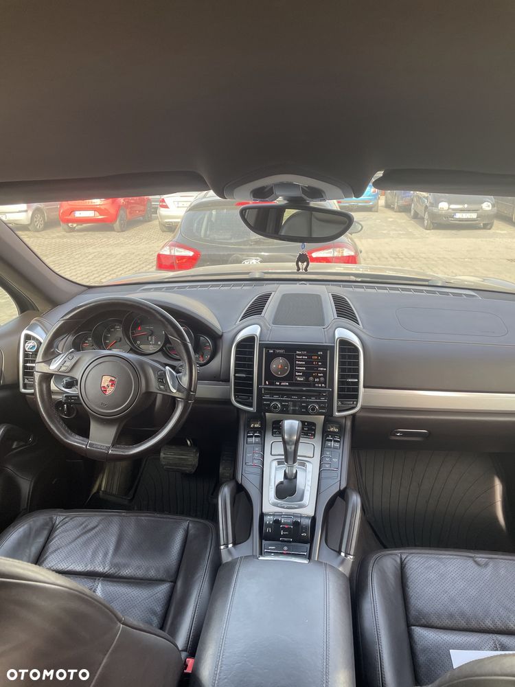 Porsche Cayenne - 8