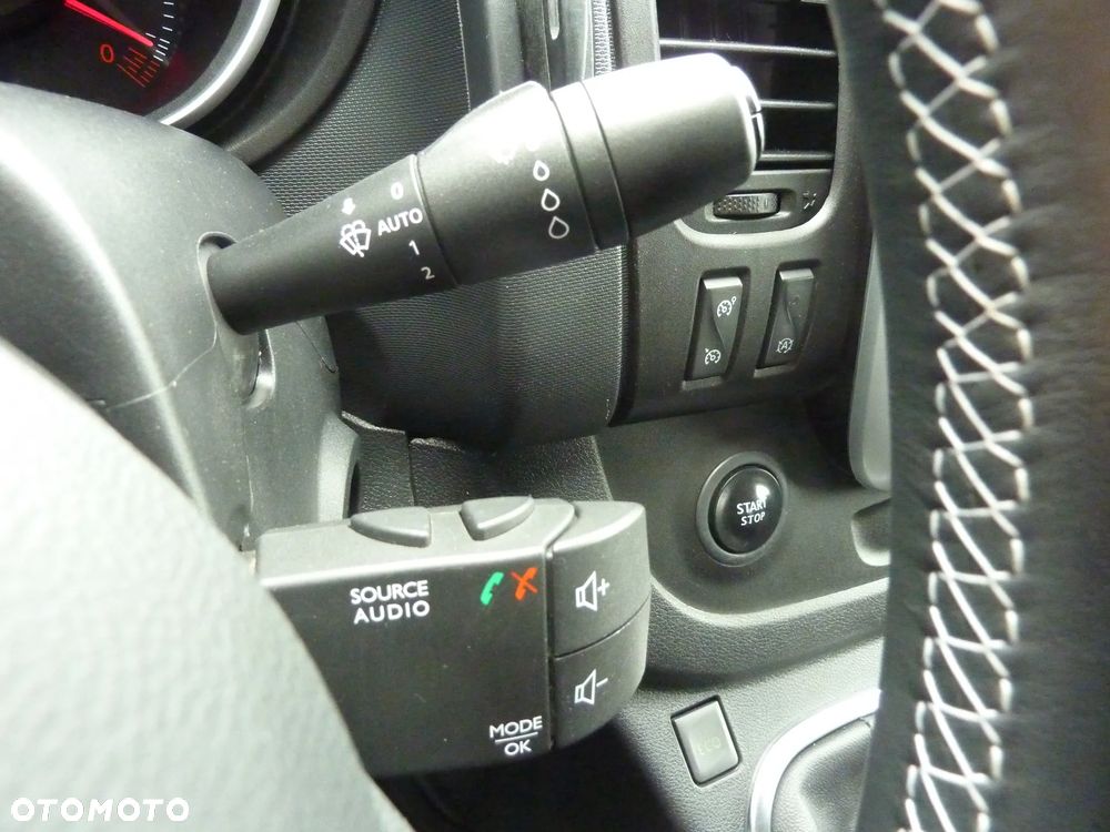 Renault TRAFIC - 29