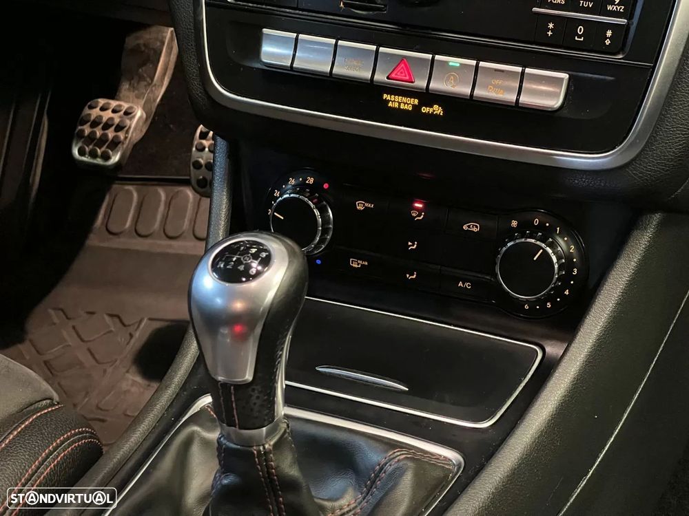 Mercedes-Benz CLA 200 d Shooting Brake AMG Line - 23