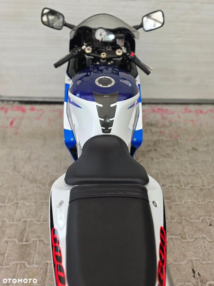 Suzuki GSX-R - 33