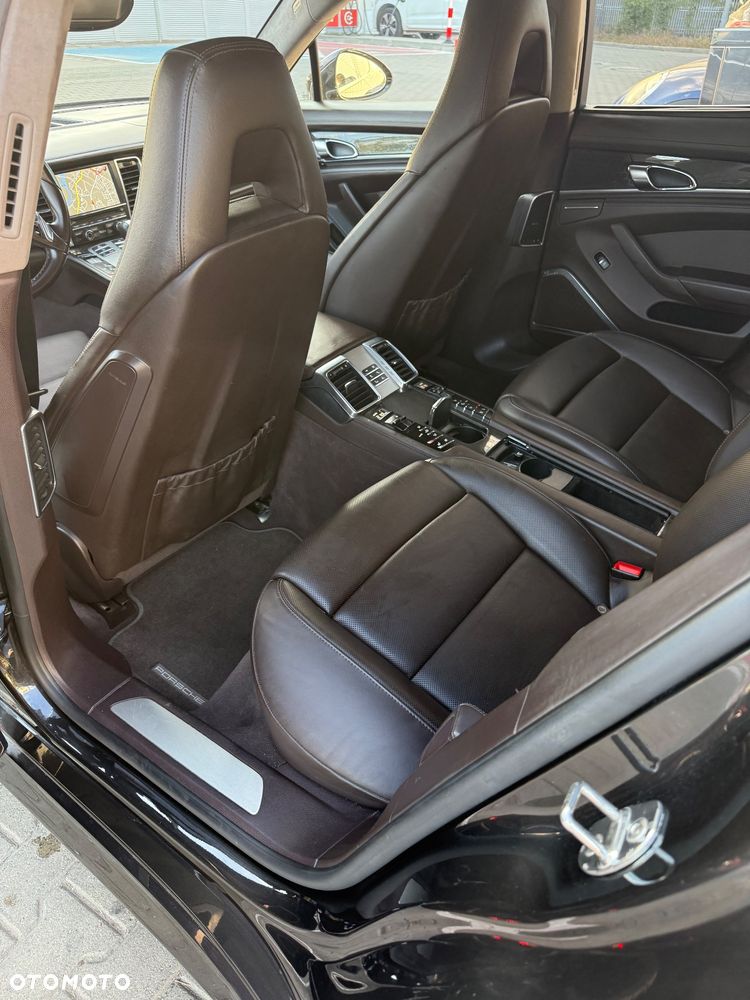 Porsche Panamera Turbo - 27