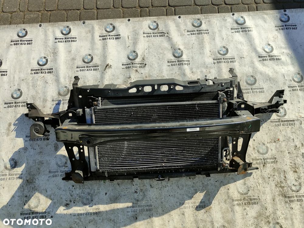 MINI Cooper Clubman R56 R55 1.6i Pas przedni chłodnice - 2