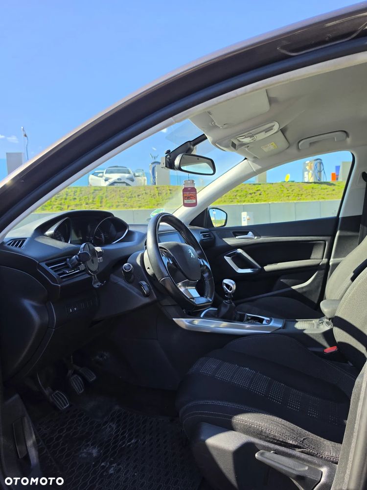 Peugeot 308 1.6 BlueHDi Allure S&S - 12