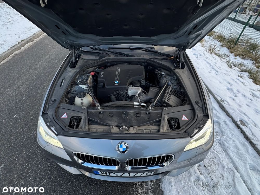 BMW Seria 5 528i xDrive - 12
