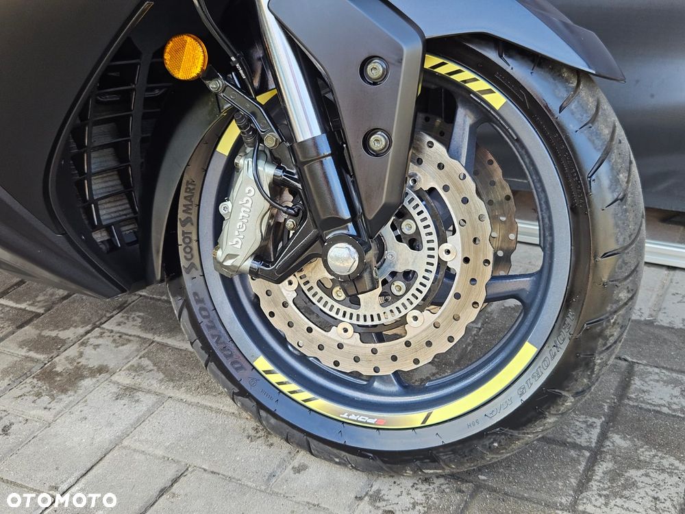 Kymco AK 550 - 5