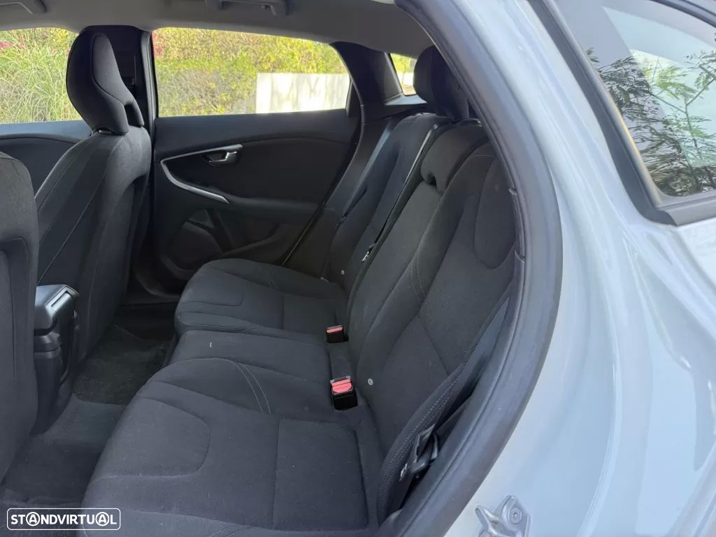 Volvo V40 2.0 D2 Momentum - 12