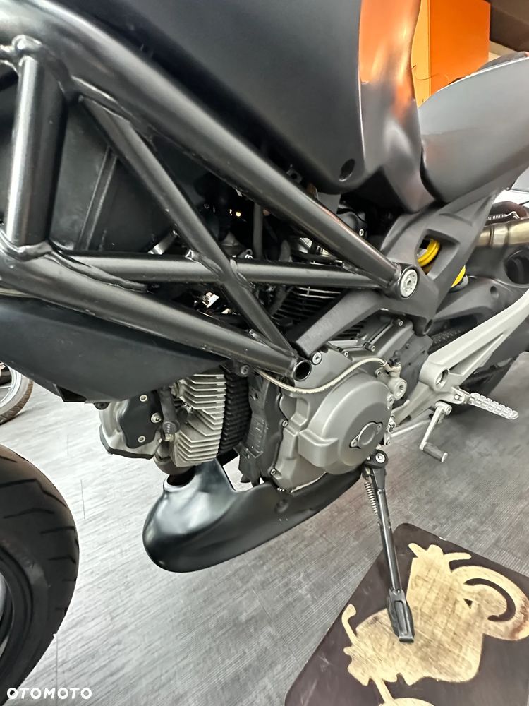 Ducati Monster - 11