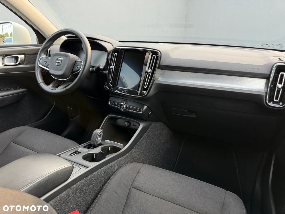 Volvo XC 40 T3 Momentum - 21