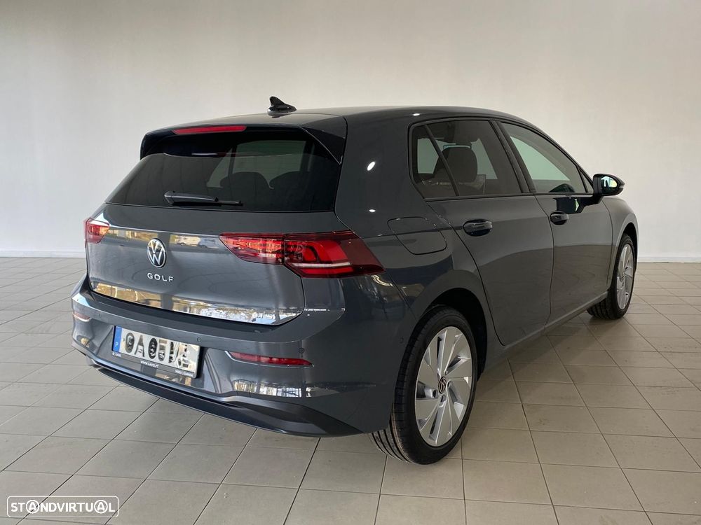 VW Golf 1.5 eTSI Urban DSG - 7