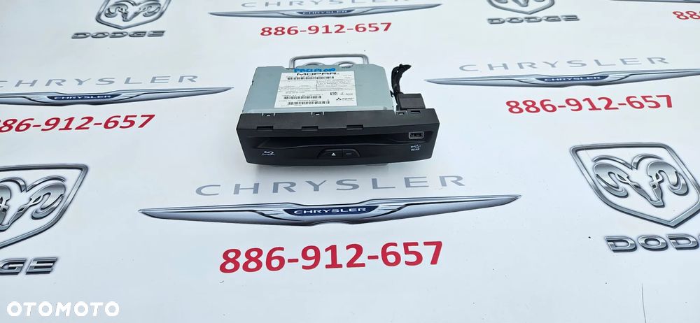 Chrysler Pacifica 2016- Czytnik navi Radioodtwarzacz CD DVD GPS P05091978AF 05091978AF - 1